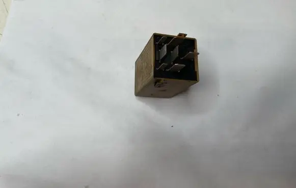 BMW 5 E39 Window control relay 61368384505