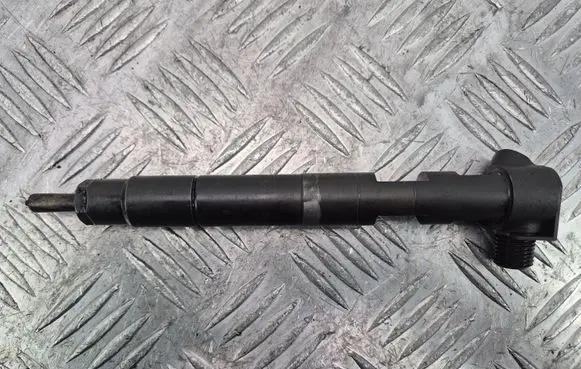 Mercedes-Benz C W204 Fuel injector A6510704987