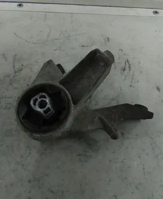 Opel Antara Gearbox mounting bracket