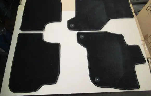 Volkswagen Golf VIII Car floor mat set 950030-MATTE
