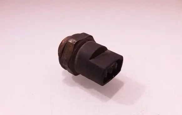 Volkswagen PASSAT B5 Coolant temperature sensor 321959481C