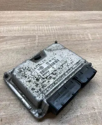Volkswagen Golf IV Engine control unit/module ECU 038906012M 0281001979