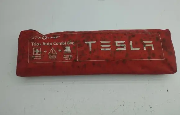Tesla Model S First aid kit 