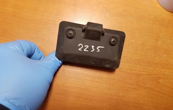 BMW 5 E39 Glove box lock 51168163017