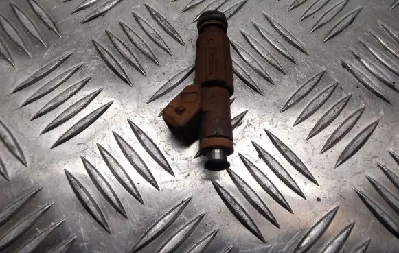 Volvo S60 Fuel injector 9186340