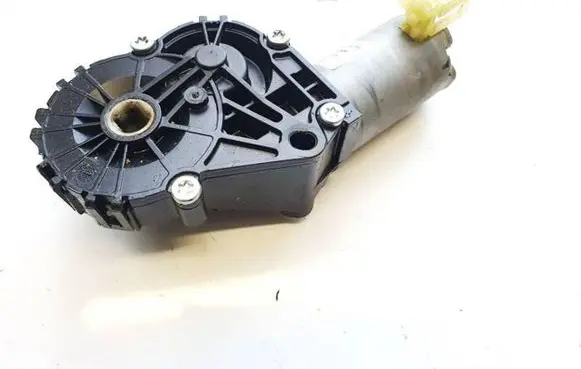 BMW 5 GT F07 Seat adjustment motor 0390204007 5210-9168745-00