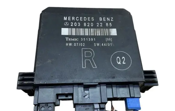 Mercedes-Benz C AMG W203 Door control unit/module 35139100 351391 2038202285