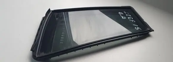Nissan Leaf I (ZE0) Rear vent window glass 