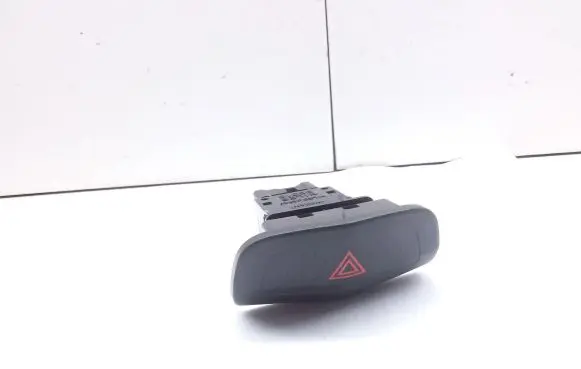 Nissan Primera Hazard light switch 06016