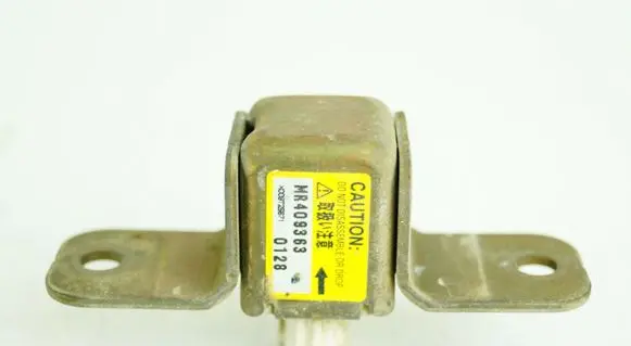 Mitsubishi Pajero Airbag deployment crash/impact sensor MR409363