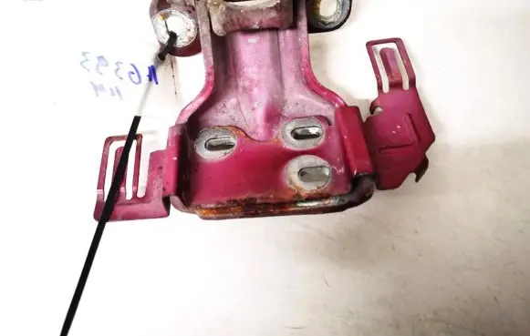 Chrysler Voyager Rear door lower hinge