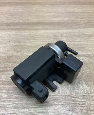 BMW 5 E60 E61 Turbo solenoid valve 2247906 722796