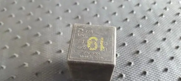 Seat Ibiza II (6k) Other relay 6K0955531 Z2712V