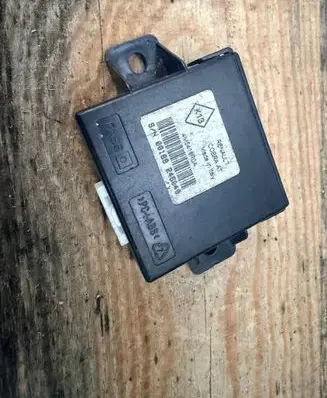Renault Megane III Alarm control unit/module 4M5418R0A
