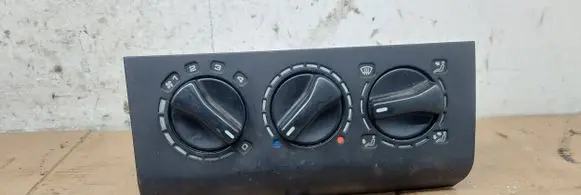 Volkswagen PASSAT B4 Climate control unit 357819045