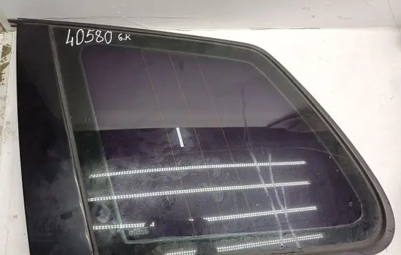 Volkswagen Touareg I Side middle window/glass 
