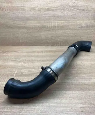 BMW 5 E39 Intercooler hose/pipe 7799390 2247903