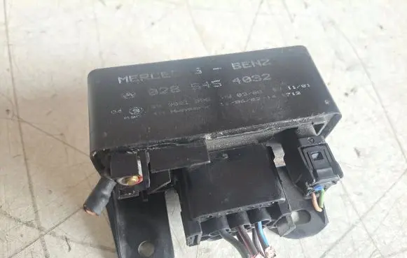 Mercedes-Benz ML W163 Glow plug pre-heat relay 0285454032