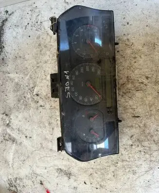 Volvo S70 V70 V70 XC Speedometer (instrument cluster) 9168144