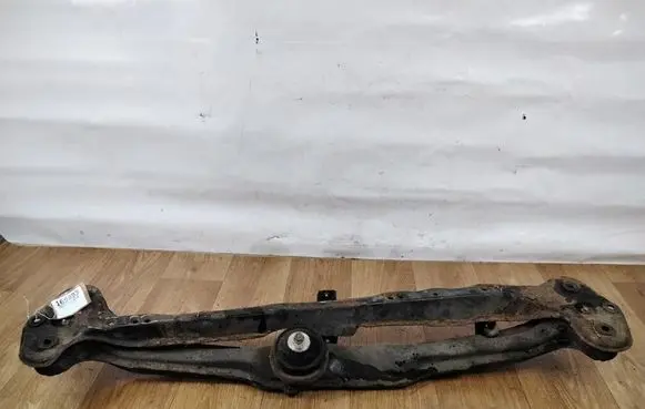Volkswagen PASSAT B3 Front subframe