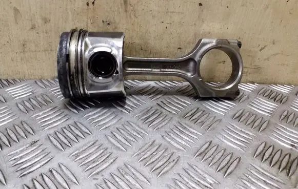 Honda CR-V Piston with connecting rod A1Z031 MAHLE174 174