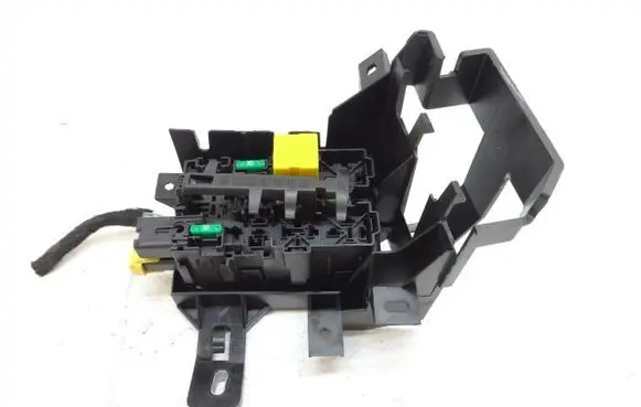 Peugeot Expert Fuse box set 9806192580