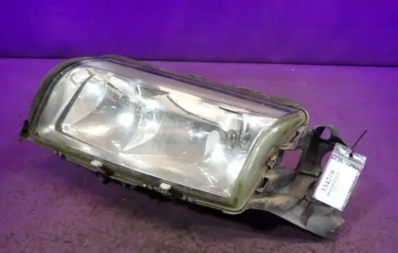 Volvo S80 Headlight/headlamp 8693537