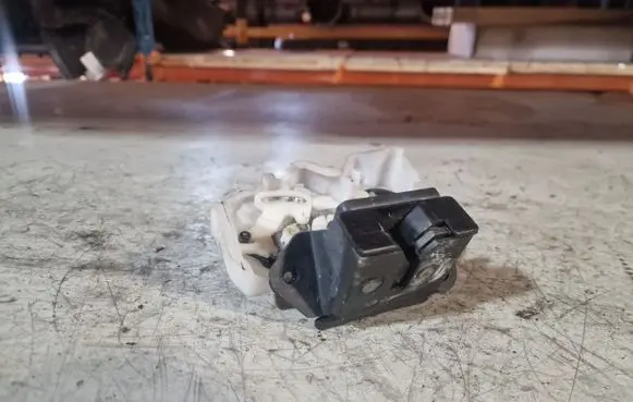 Mazda 6 Tailgate/trunk/boot lock/catch/latch