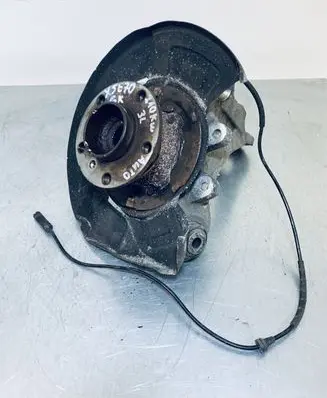 BMW X5 E70 Rear wheel hub 677098306