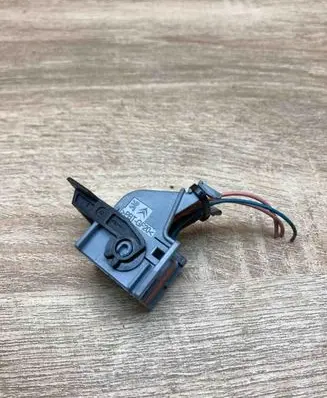 Saab 9-5 Plug wire 953122 USED