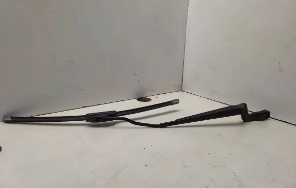 Skoda Fabia Mk1 (6Y) Front wiper blade arm 6Y1955409