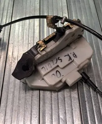 Renault Scenic II - Grand scenic II Front door lock