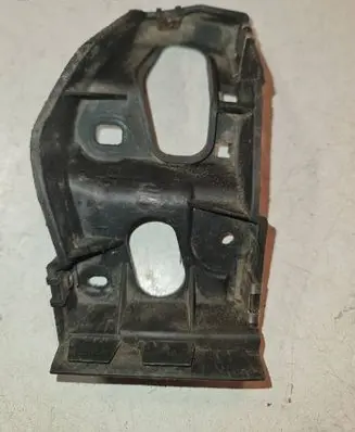 Fender mounting bracket