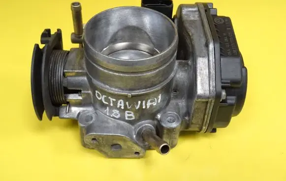 Skoda Octavia Mk2 (1Z) Throttle body valve 06A133064M