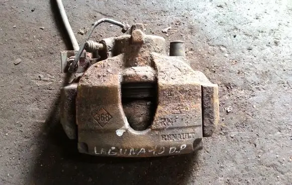 Renault Laguna II Front brake caliper