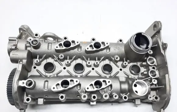 Volkswagen Golf VIII Engine head 