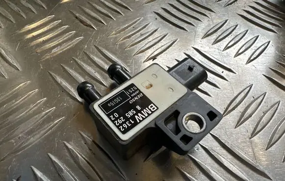 BMW 3 G20 G21 Exhaust gas pressure sensor 8585292 12G150
