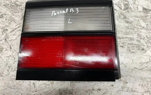 Volkswagen PASSAT B3 Tailgate rear/tail lights 333945107