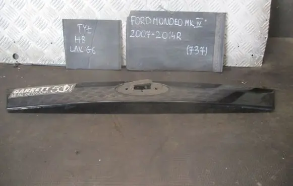 Ford Mondeo MK IV Tailgate trim 