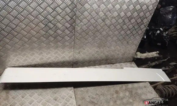 Volkswagen Transporter - Caravelle T6 Sliding door rail trim 7h3843796g