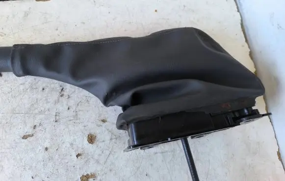 Opel Vivaro Hand brake release handle 