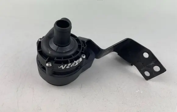 Mercedes-Benz E W213 Electric auxiliary coolant/water pump A2135010420 390021 2002170