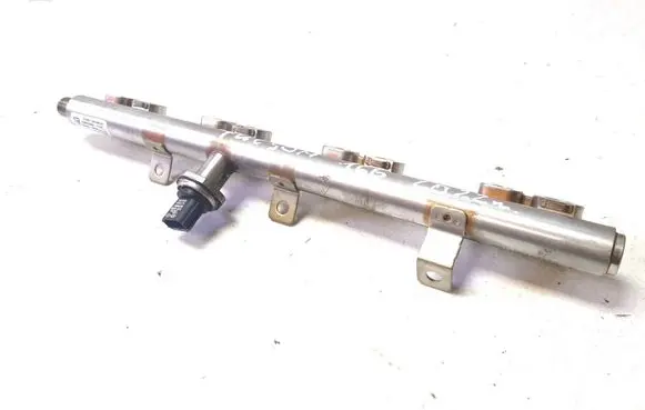 Hyundai Tucson TL Fuel main line pipe 353002M400