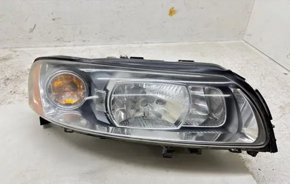 Volvo V70 Headlight/headlamp 30698848 89900282