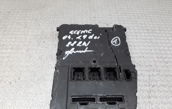 Renault Megane II Comfort/convenience module 8200309690