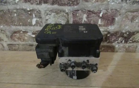 Skoda Superb B6 (3T) ABS control unit/module 