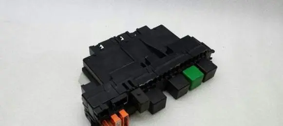 Mercedes-Benz S W220 SAM control unit A0325458332