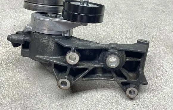Opel Zafira B Engine mounting bracket 02403012003 898005563