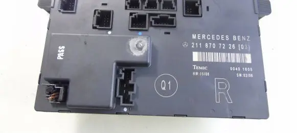 Mercedes-Benz E W211 Door control unit/module 2118707226
