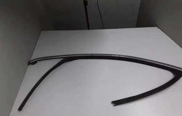 Opel Insignia B Front door rubber seal 39144544
